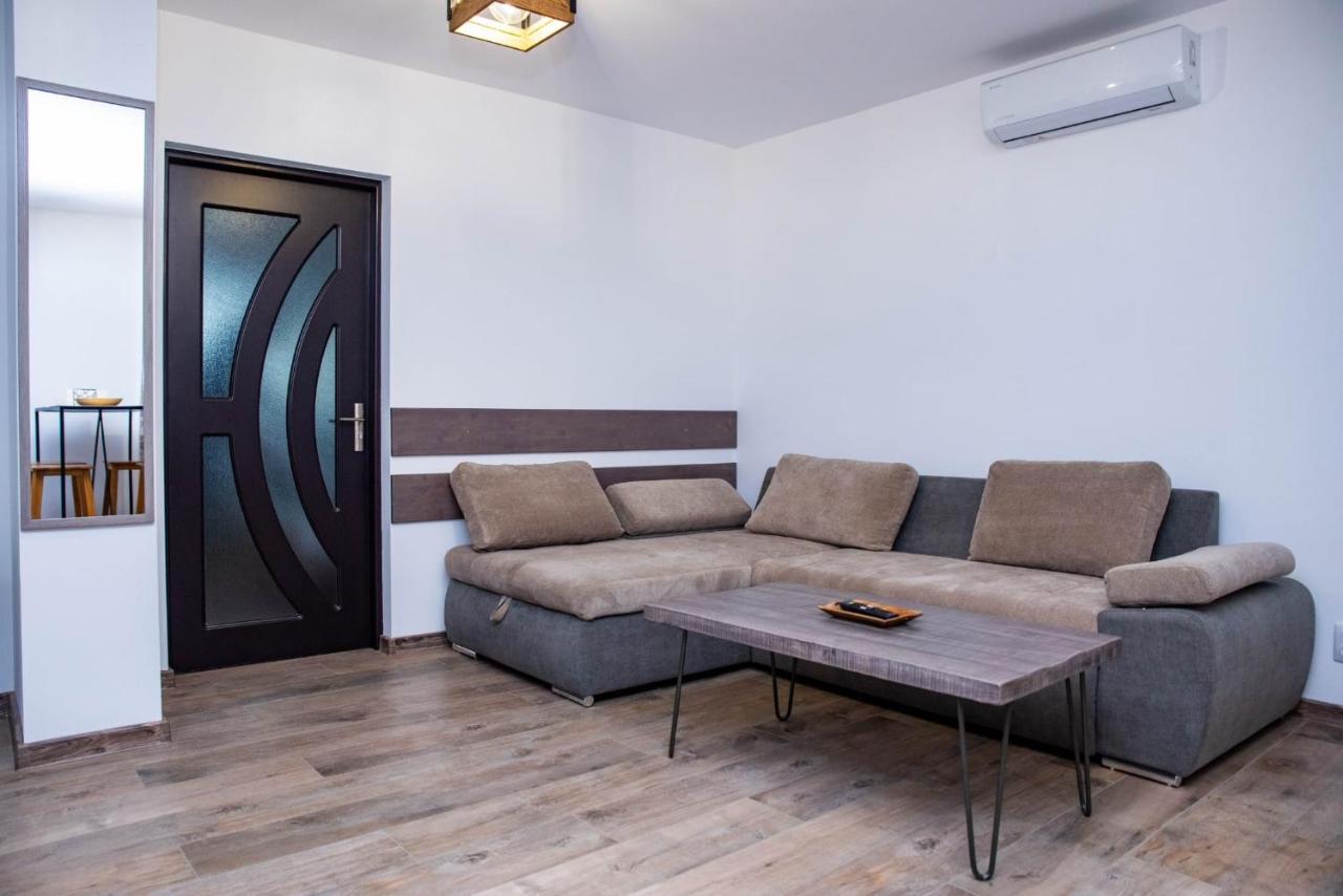 Green Apartments Oradea Exterior photo