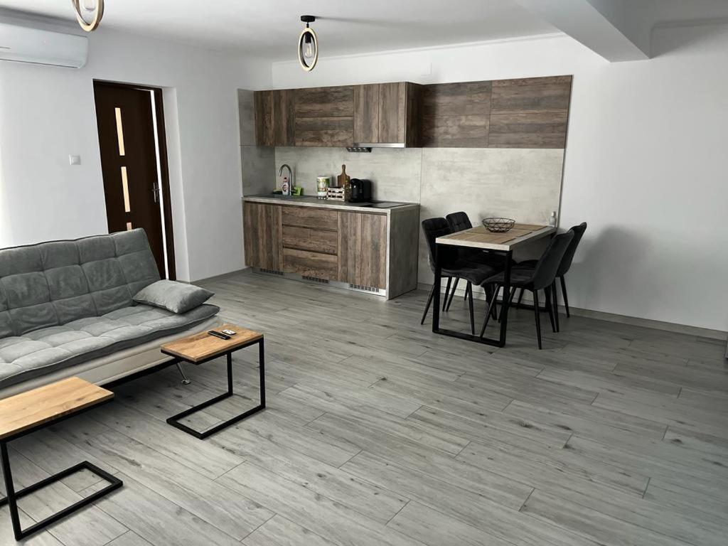 Green Apartments Oradea Exterior photo
